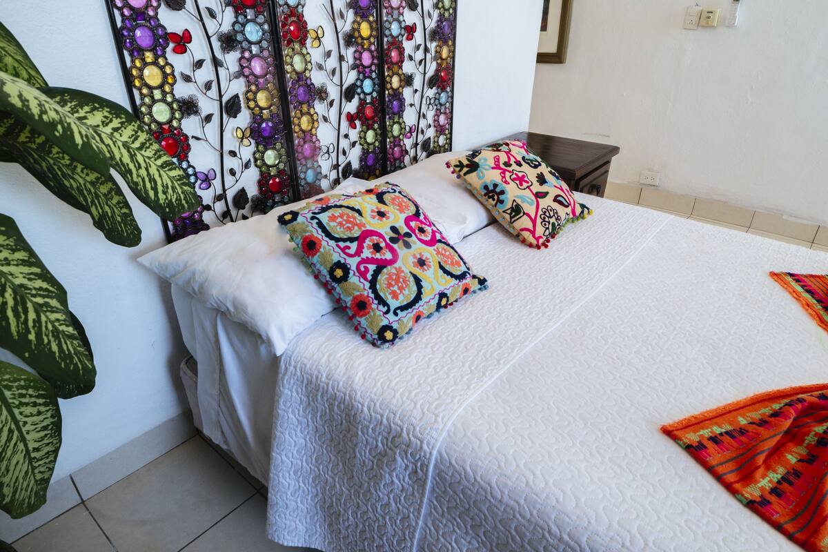 Condo 5 | Wifi gratis, decoración individual, mobiliario individual y ropa de cama