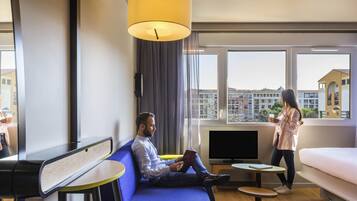 Estudio, varias camas | Caja de seguridad en la habitación, escritorio y cunas gratuitas