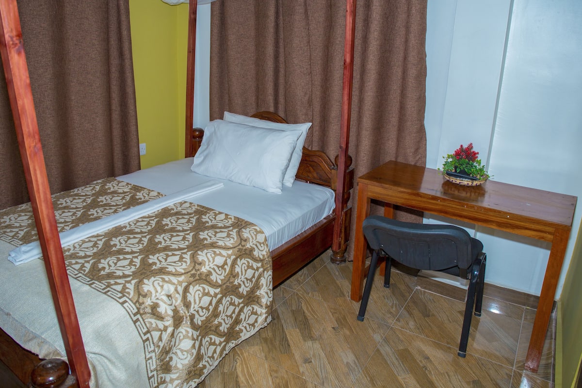 2 habitaciones, decoración personalizada y muebles diferentes