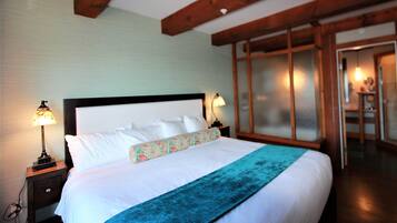 Condo, 1 Bedroom, Ocean View | 1 bedroom, individually decorated, individually furnished, bed sheets