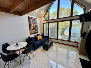 小屋 (Oceanfront with Private Hot Tub / Gon) | 外觀