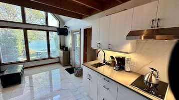 Cabin (Oceanfront with Private Hot Tub / Gon) | Exterior