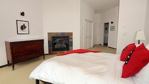 Deluxe Condo, 2 Bedrooms, Ocean View
