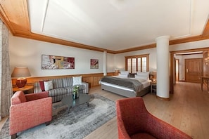 Unclassified image, 5 of 50, button - Schlosshotel (Fiss)