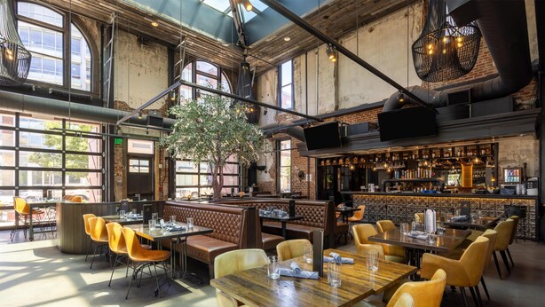 Breakfast, lunch, dinner and brunch served - Hilton Garden Inn Denver Union Station, CO (Denver)