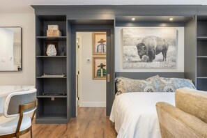 1 habitación, tabla de planchar con plancha, wifi y ropa de cama 