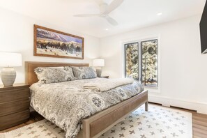 1 多间卧室、熨斗/熨衣板、WiFi、床单