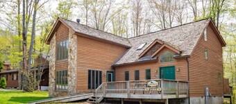 Walk-to-Slope, Hot Tub, Dog Friendly-Almost Heaven