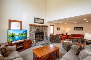 Fireplace, DVD player - Almost Heaven - 72 Brookside Road

Almost Heaven - Hot Tub, Fireplace, Handicap Accessible, Pet Friendly (Davis)