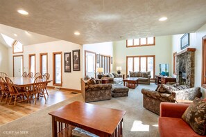 TV, fireplace, DVD player