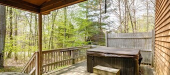 Almost Heaven - 72 Brookside Road
Almost Heaven - Hot Tub, Fireplace, Handicap Accessible, Pet Friendly