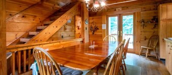 Dream Catcher - Classic Cabin, Private Lot w/ Pond