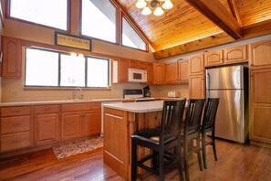 Réfrigérateur, four, plaque de cuisson, lave-vaisselle