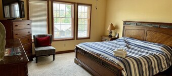 Hawthorne Lodge - Walk to Slopes, Air Conditioning