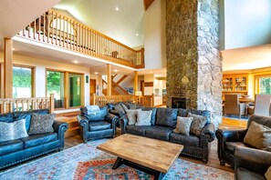 Fireplace, DVD player