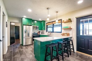 Fridge, oven, stovetop, dishwasher - Mystic Mama - 72 Piper Lane

The Lost Hangar - Outdoor Community pool, Wrap-Around Deck w/ Hot Tub, Views! (Davis)