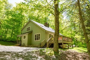 Exterior - Gnarnia - 434 Cabin Mountain Road

Gnarnia - Air Conditioning, Lake Access, Fire Pit, Hot Tub (Davis)