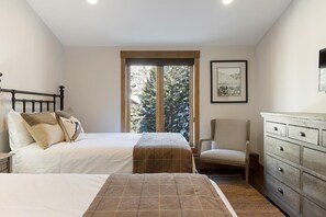 2 bedrooms, premium bedding, iron/ironing board, WiFi