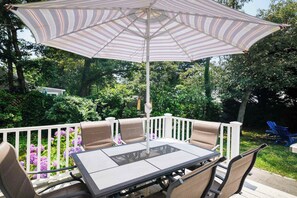 Outdoor dining - Great Location Outdoor Space Dog Friendly (Chatham)