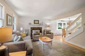 TV, fireplace, offices