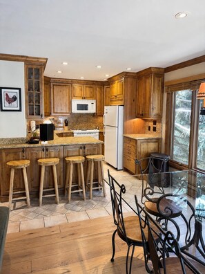 Coffee/tea maker, fridge, microwave, oven - Riva Ridge 720 | 2BR Vail Village (Vail)