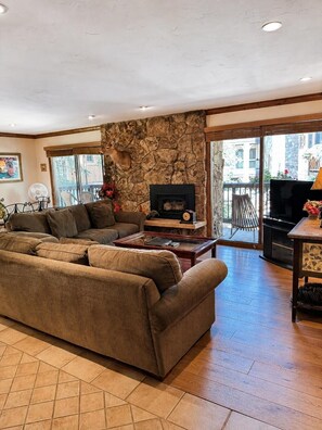 TV, fireplace - Riva Ridge 720 | 2BR Vail Village (Vail)