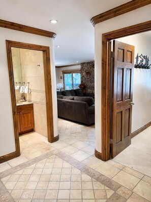Interior - Riva Ridge 720 | 2BR Vail Village (Vail)
