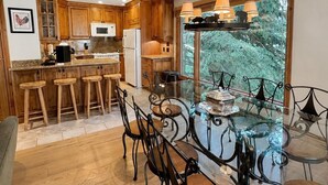 Dining - Riva Ridge 720 | 2BR Vail Village (Vail)