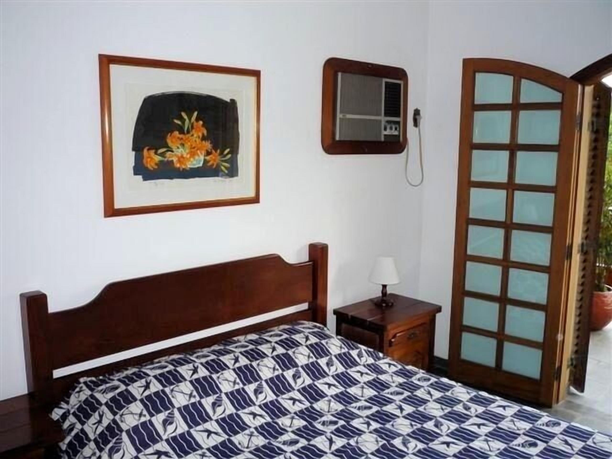 5 slaapkamers, een bureau, een strijkplank/strijkijzer, gratis wifi