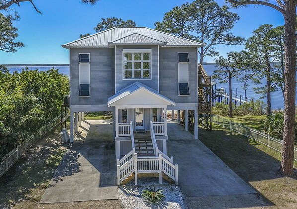 Exterior - "Bayside Retreat" Panacea FL...Bay Front, Dock, 2 Large Porches, No Pets, Wifi (Panacea)