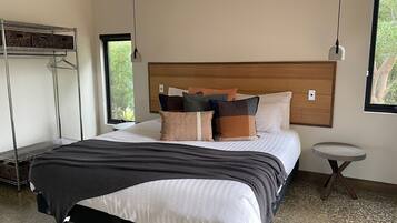 2 habitaciones, tabla de planchar con plancha, internet y ropa de cama
