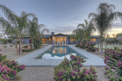 Upea koti, josta on näkymät Starfiren golfkentälle; Mahdollisuus lämmitt��ä oma uima-allas