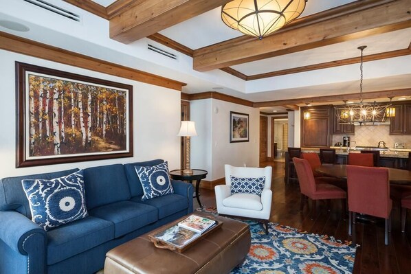 TV, fireplace, books - Willows 402 | Luxury 2BR Vail Village (Vail)