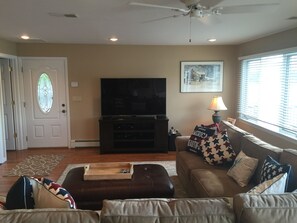 Smart TV, fireplace, DVD player, table football