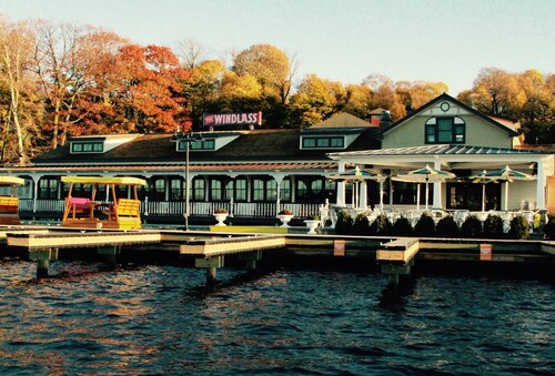 Stay at beautiful Leisure Lake Lodge