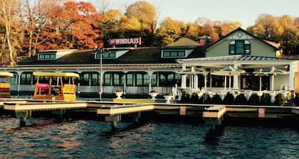 Stay at beautiful Leisure Lake Lodge