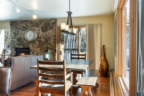 Dining - Riva Ridge 655 | 2BR Vail Village (Vail)