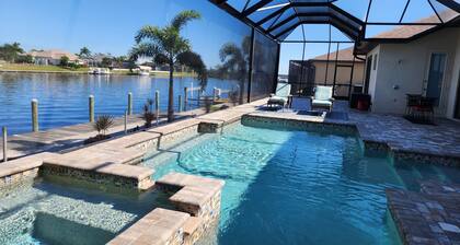 A100+ REVIEW WATERFRONT LUXURY HOME w/HEATED POOL&SPA/GULF ACCESS/CLOSE TO BEACH