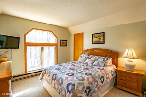 3 bedrooms, WiFi, bed sheets - Brookside - 162 Northpoint Way<br><br>Brookside - Hot Tub, Pet Friendly, Short Drive to Two Ski Resorts & Two State Parks (Davis)