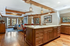 Interior - Willows 201 | Luxury 2BR Vail Village (Vail)