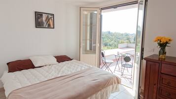 5 sovrum, strykjÀrn/strykbrÀda, wi-fi och sÀngklÀder