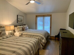 2 Schlafzimmer, BĂŒgeleisen/BĂŒgelbrett, Internetzugang, BettwĂ€sche