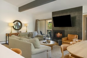 TV, fireplace