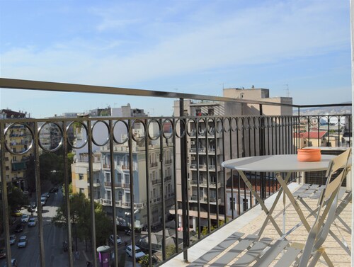 Vintage,spacious apartment in the heart of Athens!