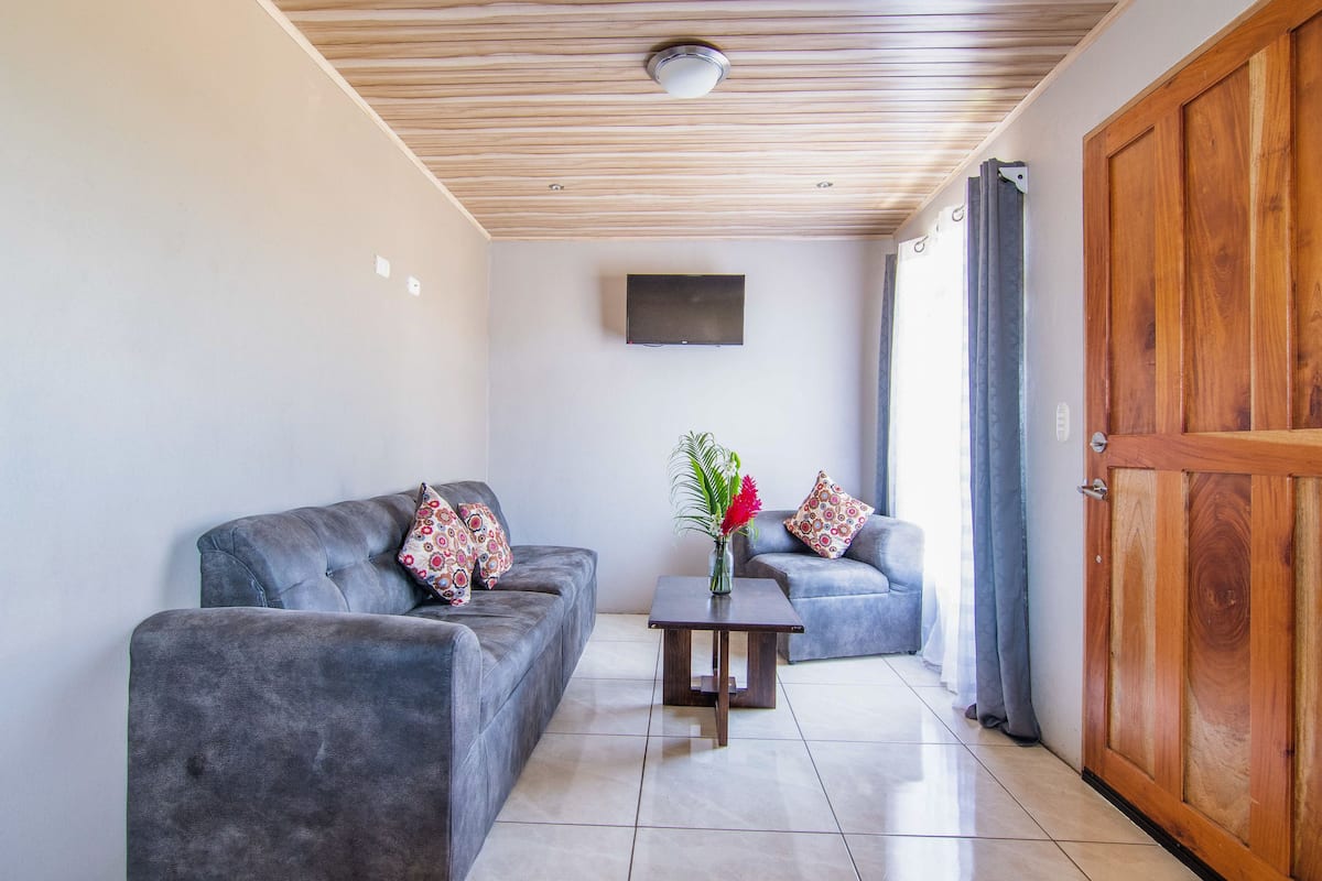 Family Apartment, 2 Bedrooms, Accessible (Casa Monarca 2) | Individually furnished, free WiFi, bed sheets