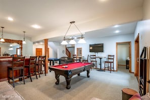 Games room - Huck`s Place - 118 Brookside Drive
Huck`s Place - Great Access to Local Hiking Trails, Air Conditioning, Pool Table, Pet Friendly (Davis)