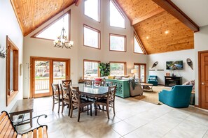 Interior - Huck`s Place - 118 Brookside Drive
Huck`s Place - Great Access to Local Hiking Trails, Air Conditioning, Pool Table, Pet Friendly (Davis)