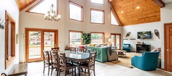 Huck`s Place - 118 Brookside Drive
Huck`s Place - Great Access to Local Hiking Trails, Air Conditioning, Pool Table, Pet Friendly