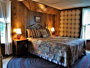 House, Multiple Beds, Non Smoking | 7 bedrooms, down comforters, iron/ironing board, free WiFi - Apple Villa Cooperstown (Cooperstown)