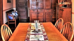 House, Multiple Beds, Non Smoking | In-room dining - Apple Villa Cooperstown (Cooperstown)